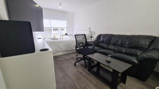 Stylish room kingsize bed 1 stop from Wembley stadium - Wealdstone - 1