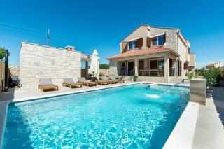 Romantic villa with pool, and whirpool, sauna, near sandy beach - by Traveler tourist agency Krk ID 2379 br 3 - Privlaka - 0