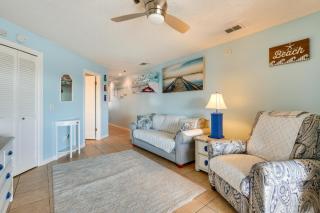 Panama City Beach Getaway - Walk to Beaches! - Panama City Beach - 4