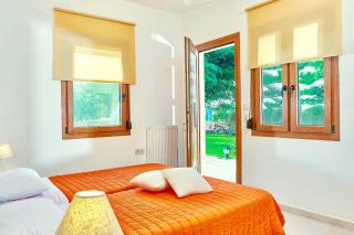 Villa Karteros with private swimming pool - 2