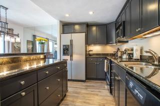 Vantage Point 403 - 3