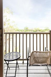 WALK to Downtown Broadway with Pool, Parking and Patio - 4