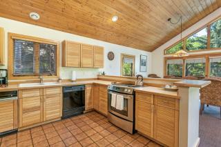 Stone Creek Dr 243 - 4