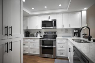 Fully Updated, Ground Floor, Poolside With Great Ocean View - Unit 49! - 4