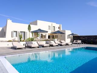 Home of Lilies - Fira - 9