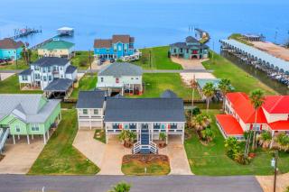 The Boating, Fishing, and Gaming Retreat - Hackberry - 0