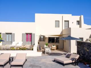 Home of Lilies - Fira - 5