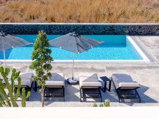 Home of Lilies - Fira - 8
