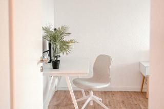 Apartment mit Küche, Arbeitsplatz und XXL Sofa - Neuss - 8