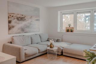 Apartment mit Küche, Arbeitsplatz und XXL Sofa - Neuss - 7