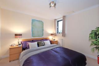 RiverView-2Br-Sleeps4-CityCentre-Parking-FastWiFi - 4