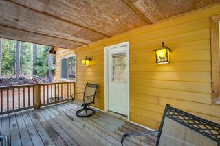 3 Mi to Lake Easton Sno-Park Family Cabin Escape! - 8