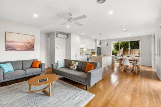 Field By The Beach - Ocean Grove - 8