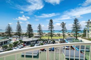Kirra Beach Apartments - Gold Coast - 6