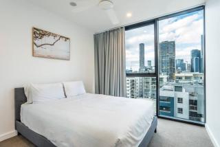 Inner-city 1 bedroom Apartment Parking and Pool - 0
