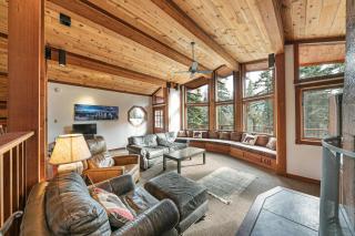 Sherwood Chalet - Quiet 3 BR in Ward Canyon, Private Hot Tub, Near Sherwood Chairlift - Tahoe City - 0
