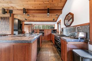Sherwood Chalet - Quiet 3 BR in Ward Canyon, Private Hot Tub, Near Sherwood Chairlift - Tahoe City - 1