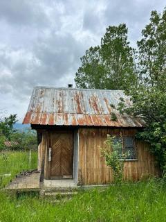 Kazanlak Villa Cottage House with Mountain Views, No Water, Electric or Indoor WC, Roof Over Your Head Малка Къща Вилна Зона, Без Ток, Вода с Външна Тоалетна Прекрасни Гледки и Покрив над Главата - Kazanlŭk - 3