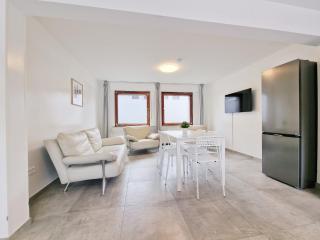 RAJ Living - 6 Room House with Terrace and Parking - 25 Min Messe DUS & Airport DUS - Duisburgo - 6