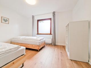 RAJ Living - 6 Room House with Terrace and Parking - 25 Min Messe DUS & Airport DUS - Duisburgo - 2