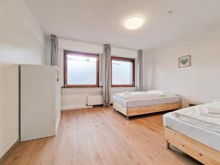 RAJ Living - 6 Room House with Terrace and Parking - 25 Min Messe DUS & Airport DUS - Duisburgo - 4