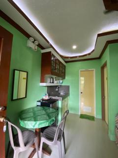 Merangie Travellers Inn - Dauis - 1