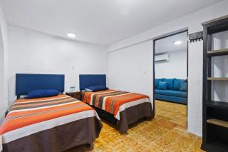 Casa Nance Alojamientos CHICHÉN ITZÁ Hospedaje familiar Cocineta antecomedor 2 camas AC baño - Cancún - 9
