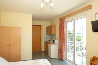 Alia Beachfront Suites and Spa - Haraki - 5
