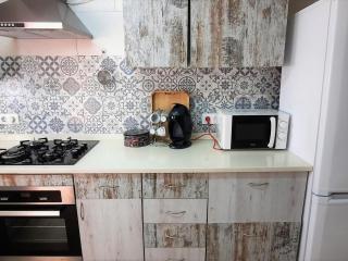Apartamento Port 3 en Llançà con Terraza, 3 Habitaciones, Wi-Fi y Mascotas Permitidas - ES-170-84 - Llança - 2