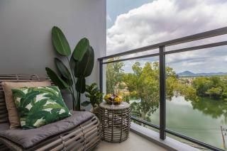 Cassia 2 BR Lake&Road View apt by NLA - 1