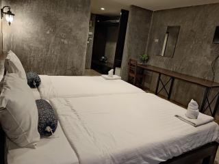 Come Moon Loft Hotel - Phrae - 4