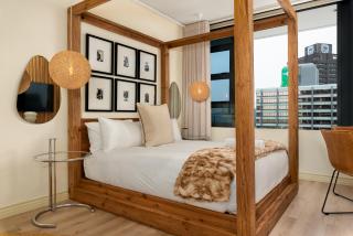 Style & Sophistication l Apartment in 16 on Bree - 4