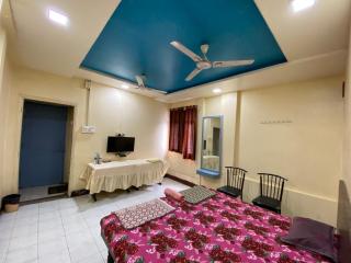 MUKTAI LODGE - Solapur - 8