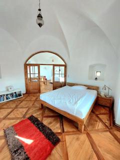 Stylish Getaway at Austrian Renaissance Castle - - 8