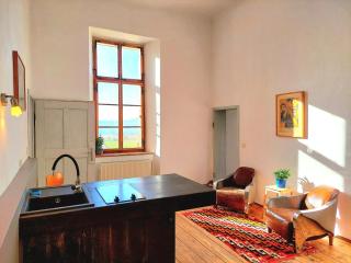 Stylish Getaway at Austrian Renaissance Castle - - 2