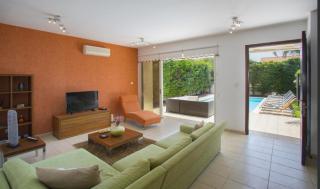 Soothing Sunset Villa With Private Pool, 200m from the Beach - Perivólia - 8