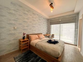 Direct Beach Access Two Bedroom Two Storey - 5
