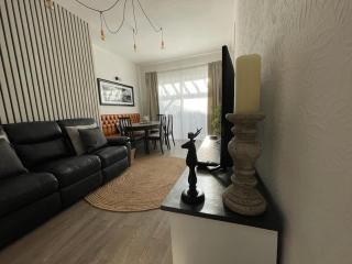 Pass the Keys The Cabin Stylish and Elegant for 4 and Furry Friends - Hayfield - 9