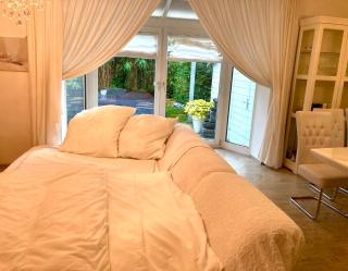 Ganzes Haus, comfortable complete house - 3 big bed rooms - high WLAN - 5 minutes from fair trade- Expo Plaza and Messe Hannover - with working places, roof garden, garden with barbecue - Hannover - 8