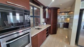 Accommodation Front - Grand Penthouse with Panoramic Views - 2