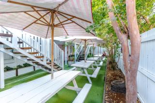 Surf Inn Boutique Backpackers - FREE BREAKFAST - 5