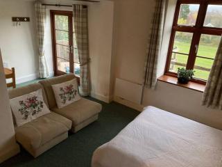 Peaceful Open-Plan Cottage With A View - Wellington - 4