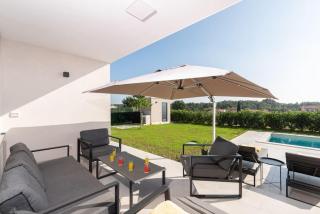 Villa Pina***** in Karigador/Novigrad - Karigador - 1