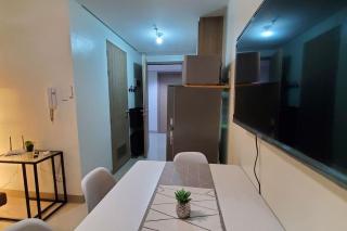 Shore 2 1Br Suite with Balcony within Mall of Asia Complex - Manila - 4