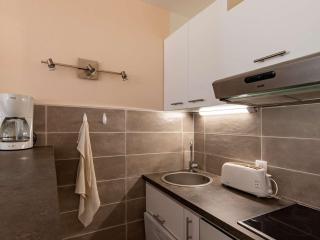 Studio 6 pers. avec balcon et accès direct aux pistes à Eaux-Bonnes - FR-1-400-6 - 9