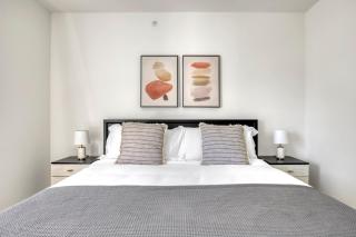 Bellevue 2br w Roof Gym pets nr Local Dining SEA-477 - 2