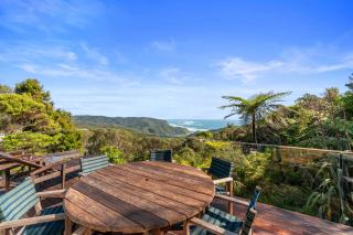 Piha - City Escape, Piha Holiday Home - Piha - 1