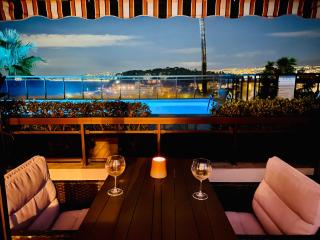 Superbe 2 pièces TERRASSE / PISCINE / VUE / PARKING - 0