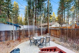 Charming Mt Rose Retreat - 1