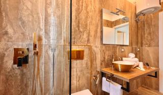 Golden Elegance Suite - 4